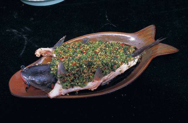 美味雪菜蒸鮰鱼图片