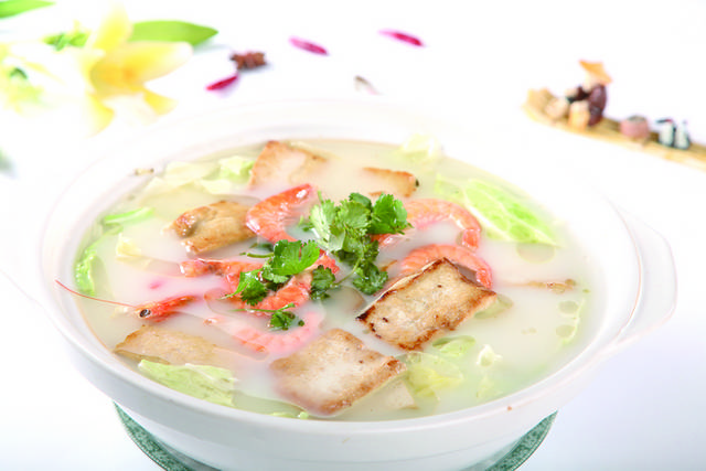 白菜豆腐炖大虾图片