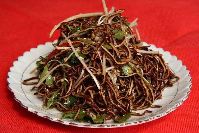拌黑豆腐丝图片