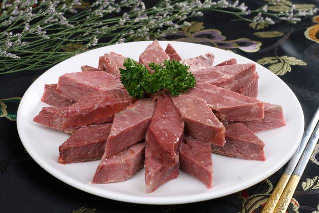 蘸水牛肉块图片