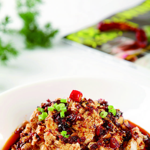 山崩豆腐美食图片