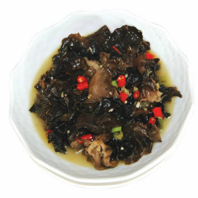 酸辣椒煨云耳图片