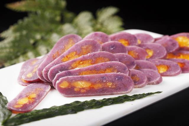 紫薯蛋黄卷图片