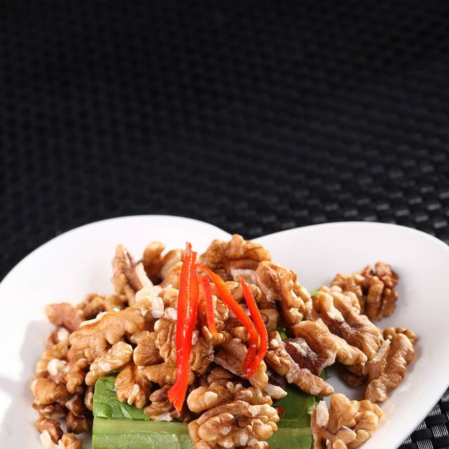 麦菜桃仁美食图片