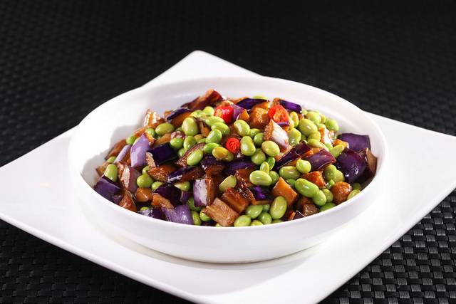 青豆烩紫茄美食图片