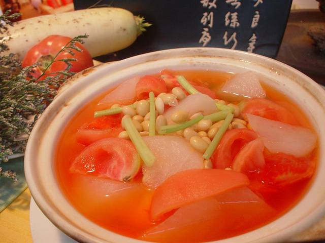 番茄萝卜黄豆煲图片