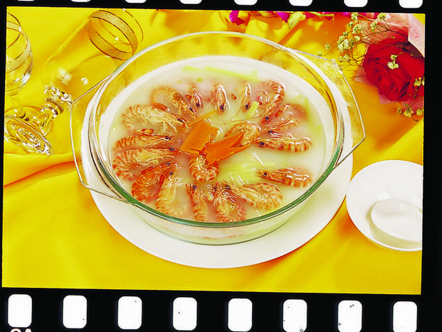 高清鲜虾煮青笋图片