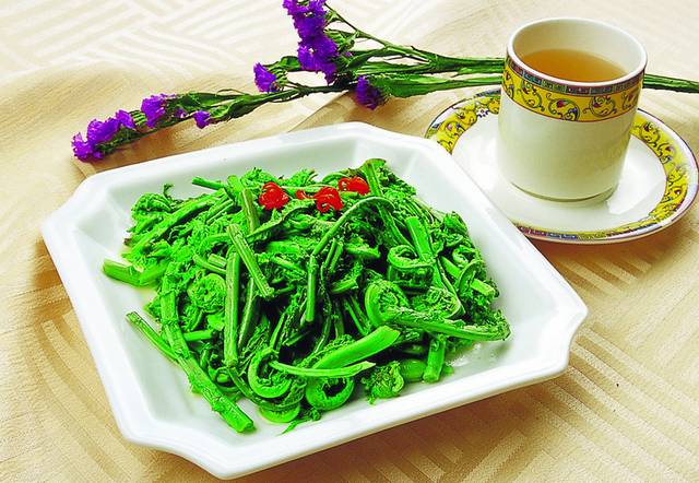 凉拌山野菜图片
