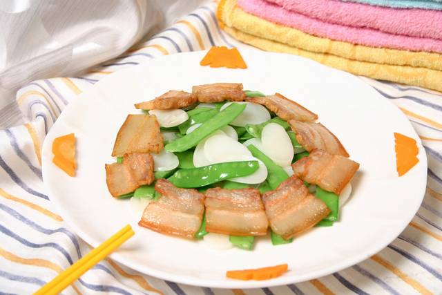 咸肉炒年糕图片