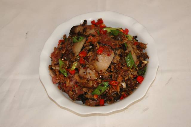 坛子菜炒腊肉图片