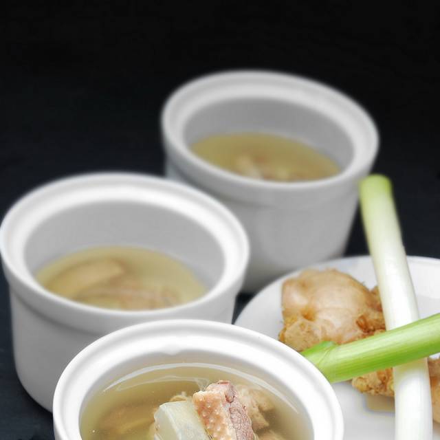 高清酸萝卜老鸭汤图片