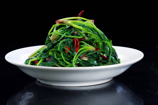 炝炒菠菜图片