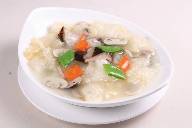 三菇烩鱼肚图片