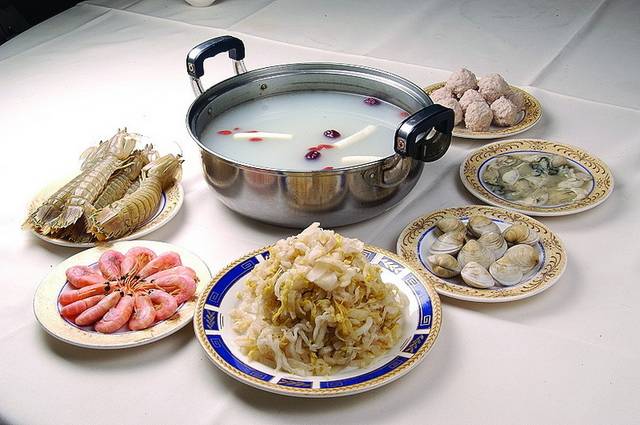海鲜酸菜锅图片