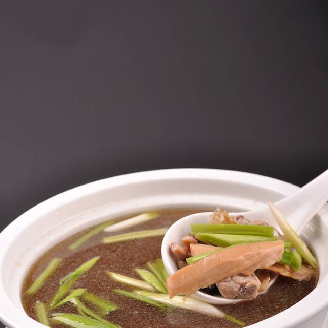 鱿鱼螺肉排骨汤图片