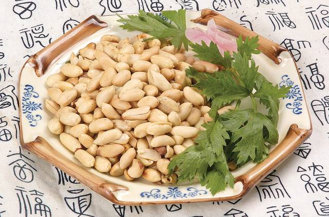 裸体花生美食图片