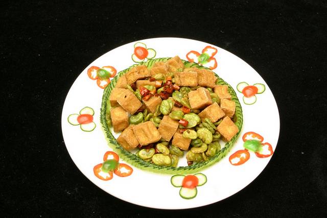 茴香豆腐美食图片