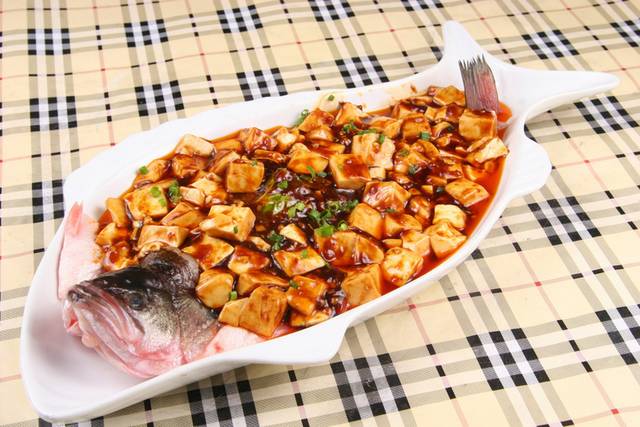 麻婆豆腐烩鲈鱼图片