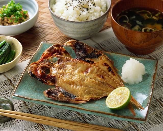 日式烤鱼图片