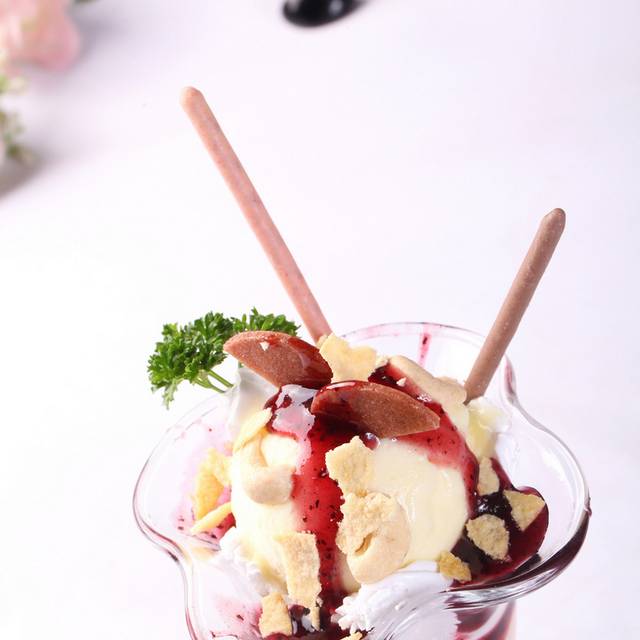 蓝莓酸奶冰激凌图片