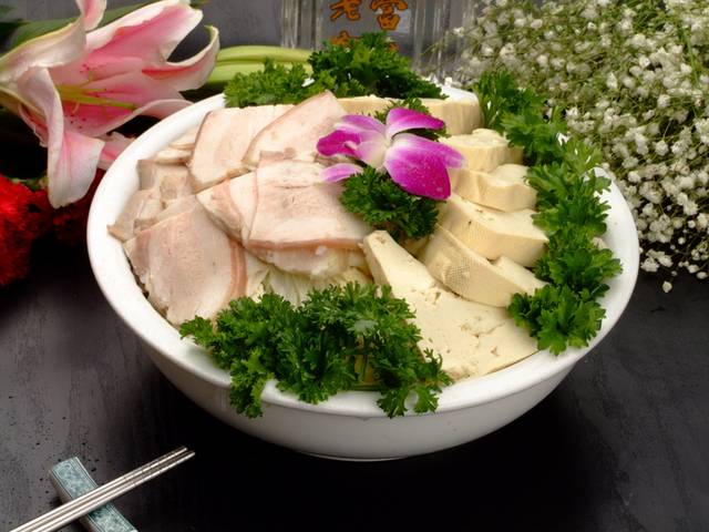 五花肉白菜炖豆腐图片2