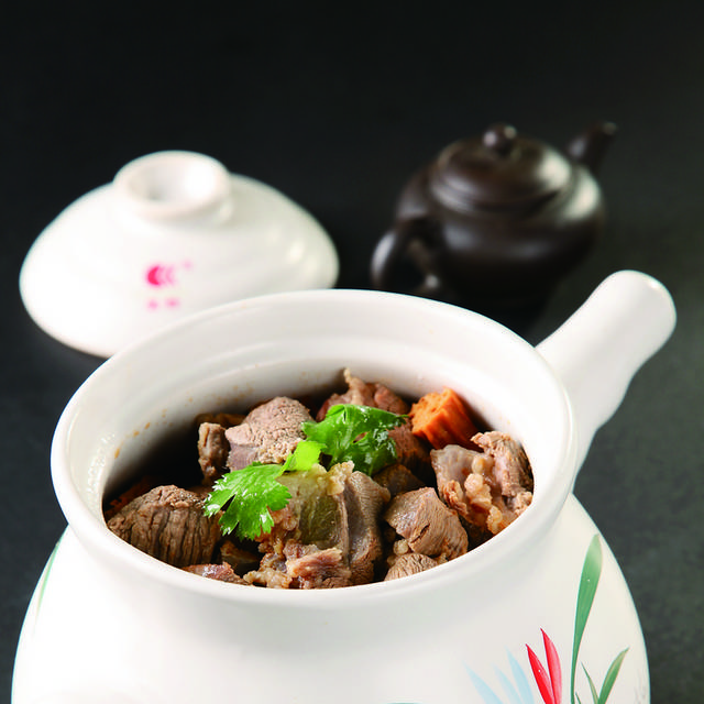 瓦罐狗肉图片
