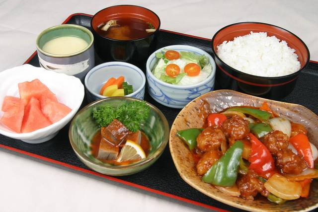日式咕咾肉套餐图片