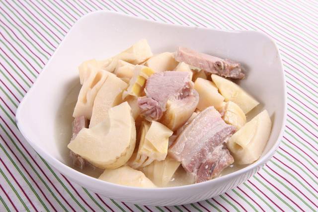 咸肉烧笋图片