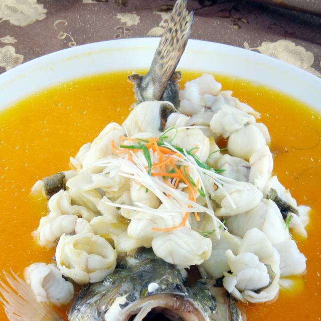 蟹粉浓汤桂鱼时价餐饮图片