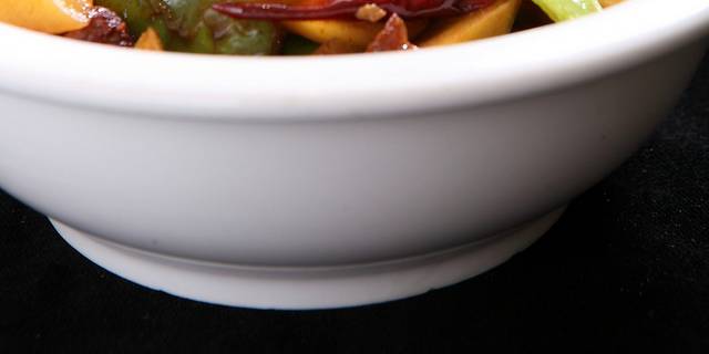 油豆炖红烧肉土豆餐饮图片