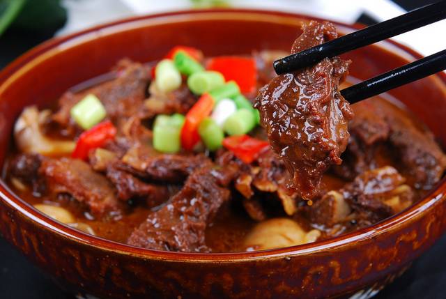 大碗牛排图片