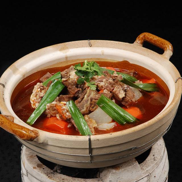 土豆焖牛腩图片