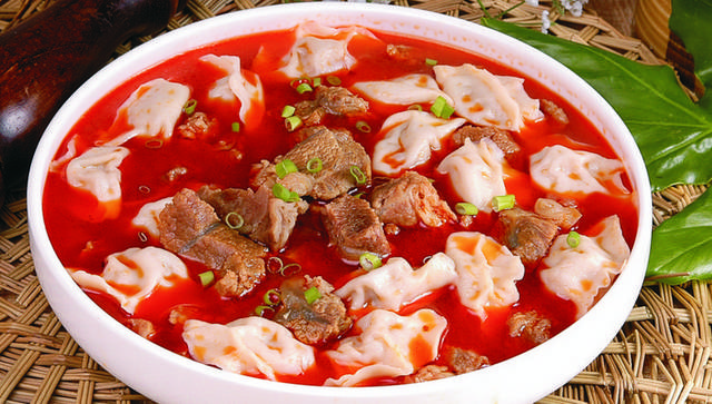 牛肉红汤水饺图片