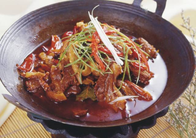 干锅香辣牛肉图片