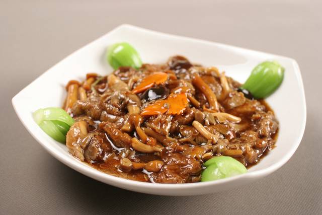 野山菌烩油面筋图片