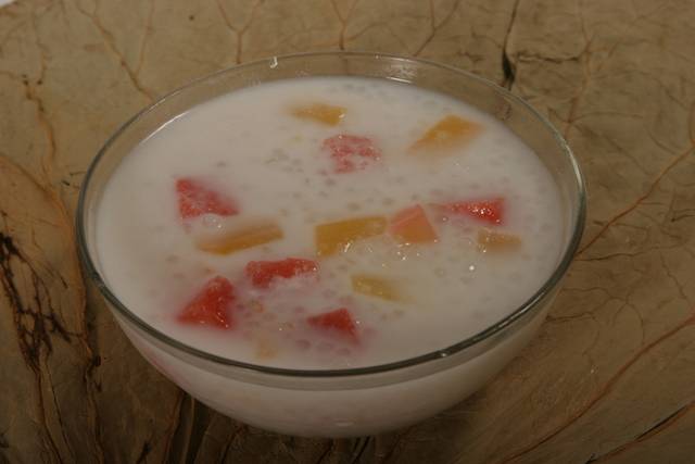 鲜杂果椰汁西米露图片