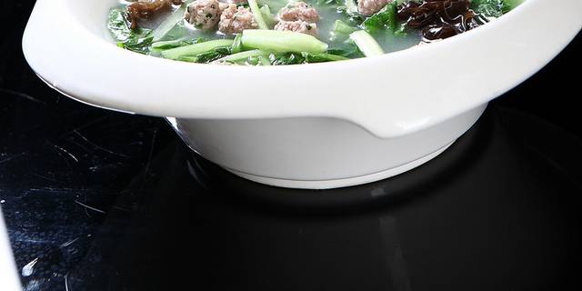 小白菜炖猪肉丸子餐饮图片