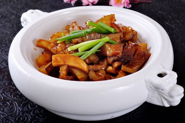 鹿筋烩婆参图片