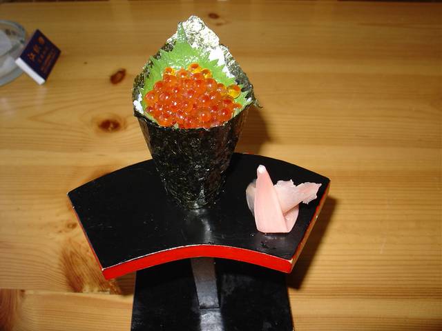 日式红鱼籽手卷图片