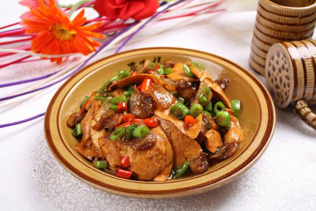 豆腐焖肉图片