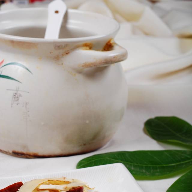 菌煲老鸡图片