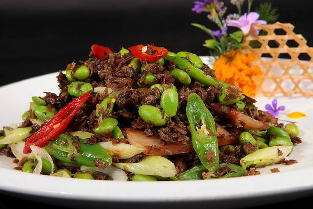 客家土猪肉青豆芽菜图片