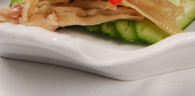荠菜烩鲑鱼图片
