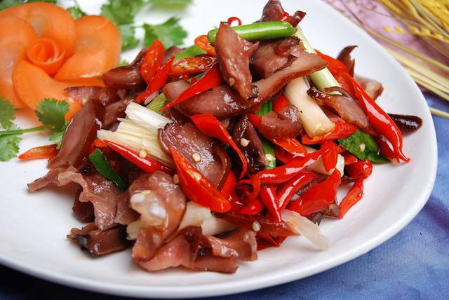 小炒腊肉图片1