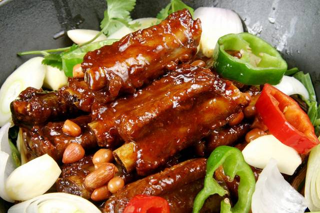 茶树菇干锅肉排图片