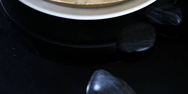 铜盘蒜茸虾餐饮图片