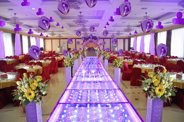 紫色梦幻花卉婚礼背景