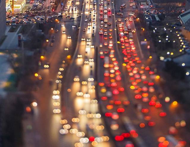 现代城市夜景车水马龙广告背景